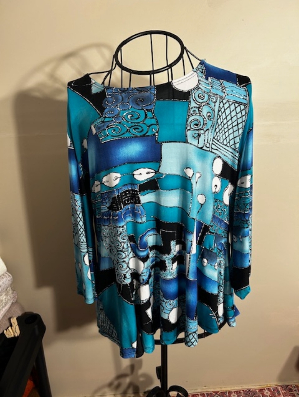 Caribe size large womens  shirt blue t blouse black white print fun